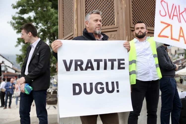 U Sarajevu održani kontra protesti protiv ovogodišnje Povorke ponosa