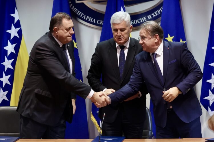 Dodik podsjetio Trojku na dogovor: Usvojeni su Evropski zakoni, na redu je Ustavni sud i Izborni zakon