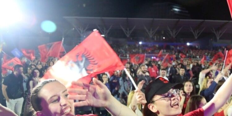 Edi Rama cilja historijski četvrti mandat: Izbori u Albaniji, mladi birači otkrivaju za koga će glasati