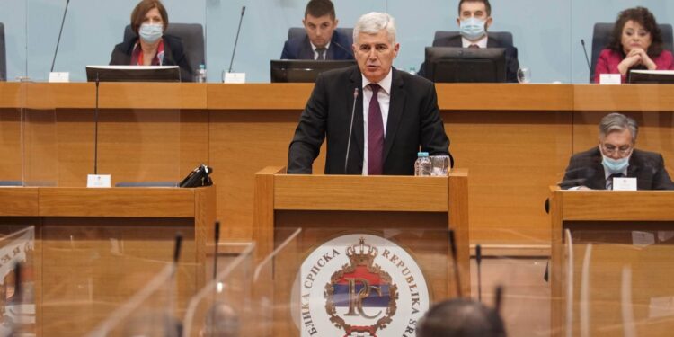 Politički savez bez izlaza: Kako HDZ održava SNSD u vlasti, a Trojka gubi kompas