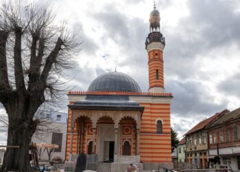 Reis Kavazović u Tuzli: Ako ne obnovimo duhovne vrijednosti kao Šarenu džamiju, približavamo se duhovnom ambisu