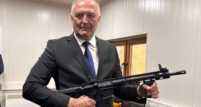 Helez: Prekidamo vojnu saradnju sa Srbijom; gdje su moji nadređeni da zaštite zakon?