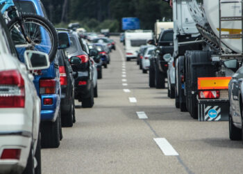 Prvog maja niko nema platu, ali svi idu na jug