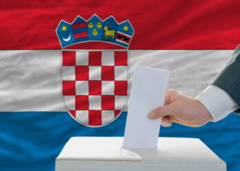 U Hrvatskoj otvorena birališta za lokalne izbore, u trci više od 31.000 kandidata