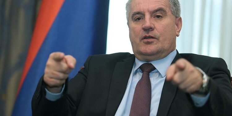 Specijalna policija Brčko distrikta planirala hapšenje Radovana Viškovića, ali ga nisu pronašli u koloni vozila