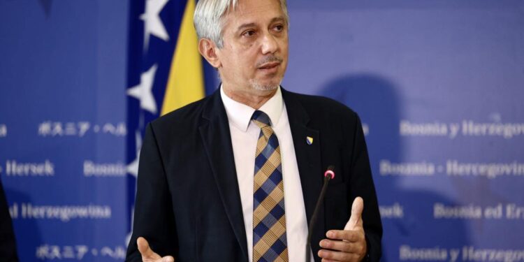 Demokratija u Bosni i Hercegovini na prekretnici: Gašenje građanskog koncepta