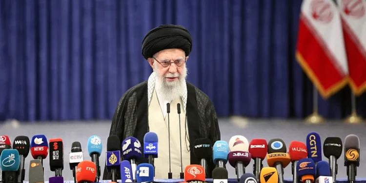 Khamenei nakon izraelske agresije na Iran: „Cionistički režim doživjet će bolnu sudbinu“