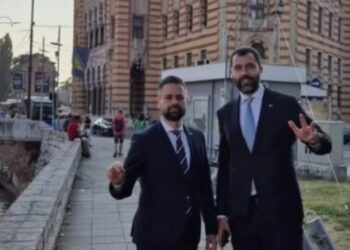 Dodik mlađi provocira u Sarajevu: Tri prsta ispred Vijećnice