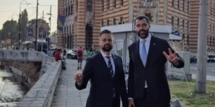 Dodik mlađi provocira u Sarajevu: Tri prsta ispred Vijećnice