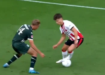 Esmir Bajraktarević oduševio navijače PSV-a: Potezi koji govore da će ovo biti njegova sezona