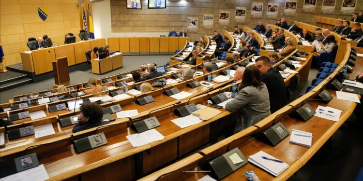 Zasluženi odmor: Parlamentarci na kolektivnom godišnjem, august rezervisan za odmor i regres