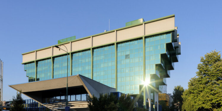 Povećana potrošnja zbog velikih vrućina: Elektroprivreda BiH se oglasila o mogućim nestašicama struje