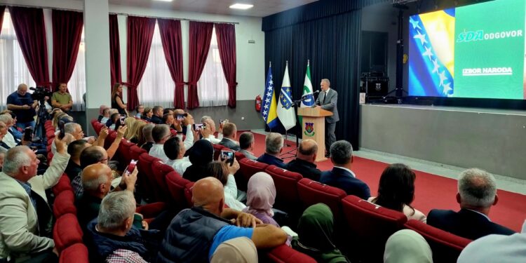 Izetbegović u Bužimu: Dodikov politički kraj će biti jasna poruka svima koji misle da se Bosna može razbiti