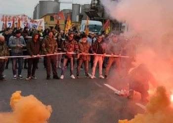 Italijanski radnici blokirali saudijski brod pun oružja za Izrael (VIDEO)