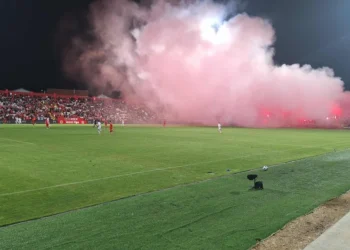 Zrinjski s pola snage savladao Velež u Mostaru, navijači prekinuli meč i tražili ostavke uprave