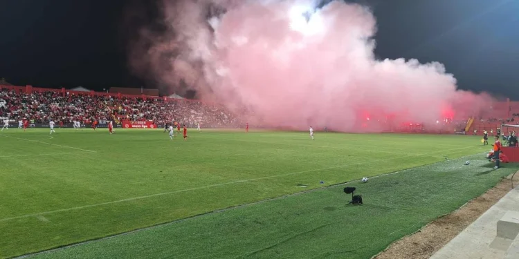 Zrinjski s pola snage savladao Velež u Mostaru, navijači prekinuli meč i tražili ostavke uprave