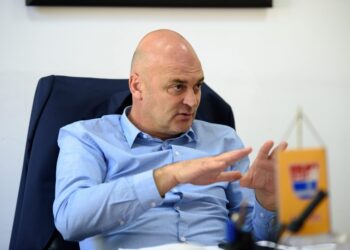 Uz aparthejd, sada i reket? Bošković traži još 100 hiljada maraka