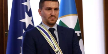 Sin Kemala Ademovića i još sedam funkcionera napustili Narod i pravdu zbog “bratoubilačkog rata” u stranci