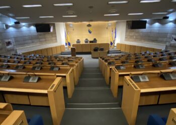 Zastupnici SDA, DF-a i SBiH traže hitnu sjednicu o uplitanju premijera Nikšića u rad policije