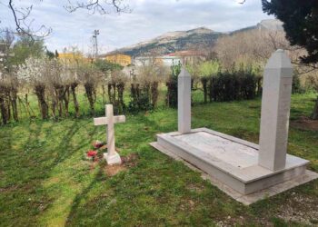 Bez najave i obrazloženja: Betonski križevi u haremu Kantarevac otvorili brojna pitanja