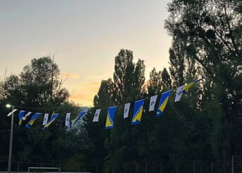 Nakon što su spaljene: U Livnu postavljene nove zastave Bosne i Hercegovine