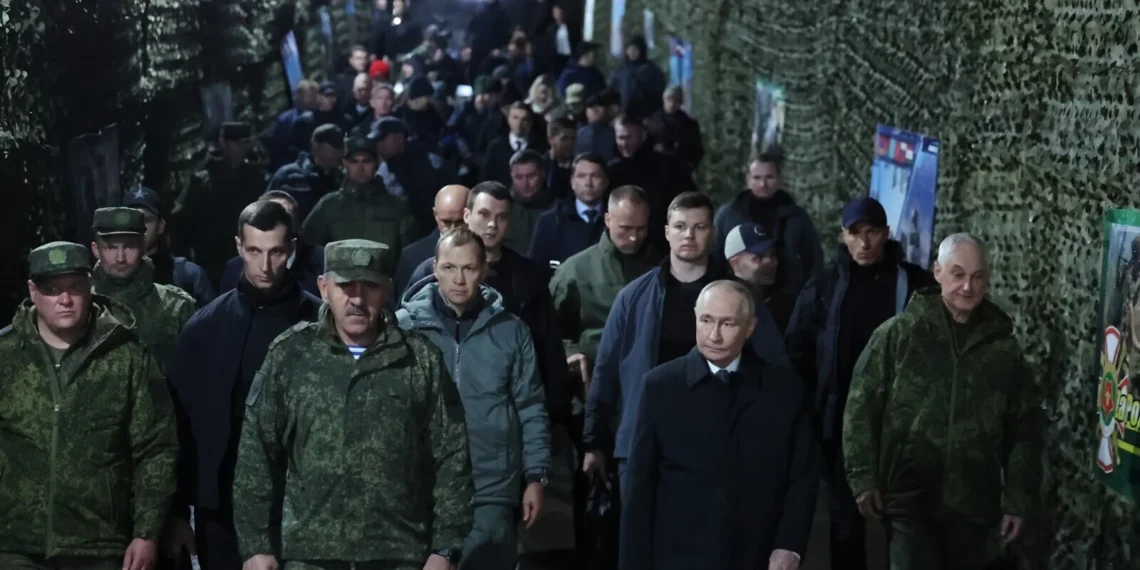 Dan nakon jezivog upozorenja NATO-u: Putin na Uralu okupio hiljade vojnika i pokazao oružje koje mijenja pravila igre